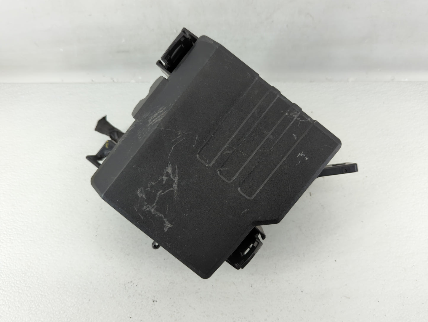 2019-2020 Hyundai Santa Fe Fusebox Fuse Box Panel Relay Module P/N:91956-S2021 Fits Fits 2019 2020 OEM Used Auto Parts - Oem