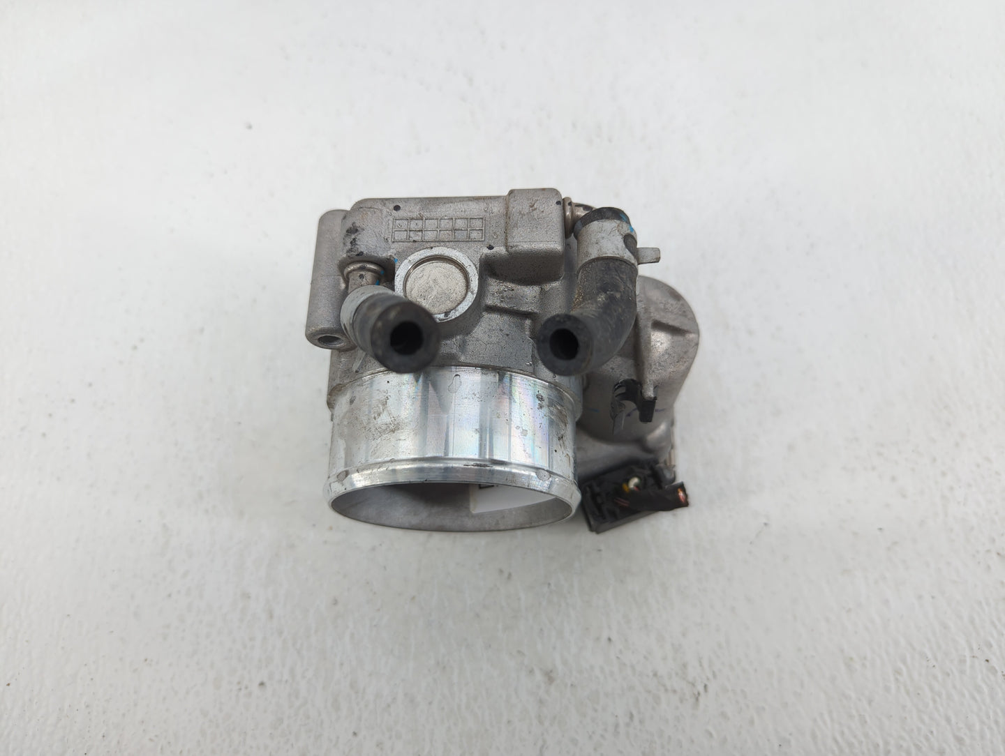2019-2020 Hyundai Santa Fe Throttle Body P/N:35100-2G600 Fits Fits 2015 2016 2017 2018 2019 2020 2021 OEM Used Auto Parts - 