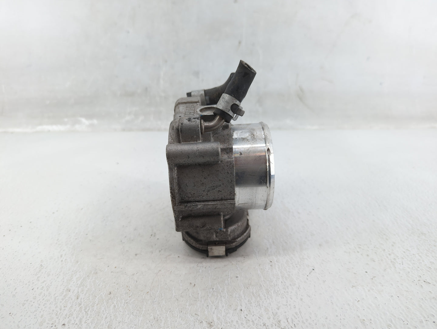 2019-2020 Hyundai Santa Fe Throttle Body P/N:35100-2G600 Fits Fits 2015 2016 2017 2018 2019 2020 2021 OEM Used Auto Parts - 