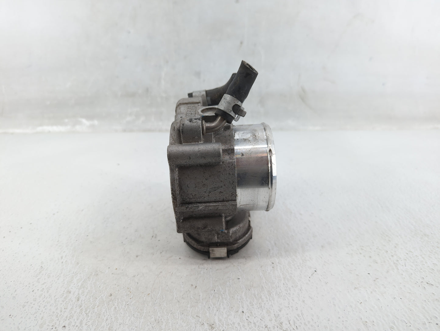 2019-2020 Hyundai Santa Fe Throttle Body P/N:35100-2G600 Fits Fits 2015 2016 2017 2018 2019 2020 2021 OEM Used Auto Parts - 