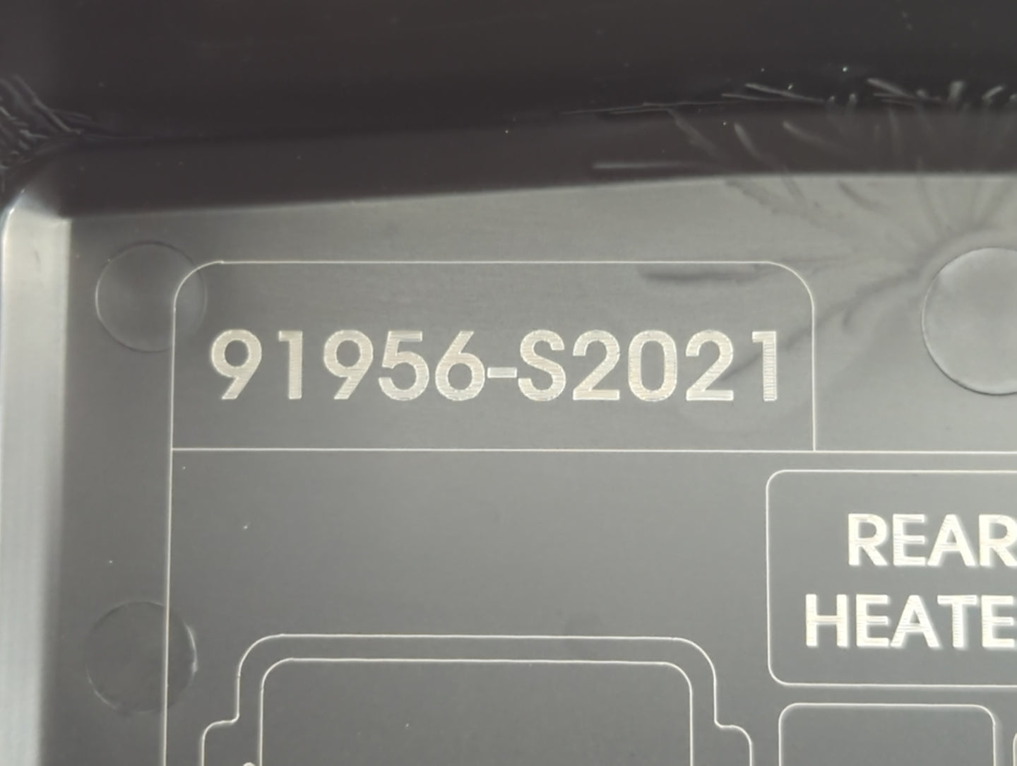 2019-2020 Hyundai Santa Fe Fusebox Fuse Box Panel Relay Module P/N:91956-S2021 Fits Fits 2019 2020 OEM Used Auto Parts - Oem