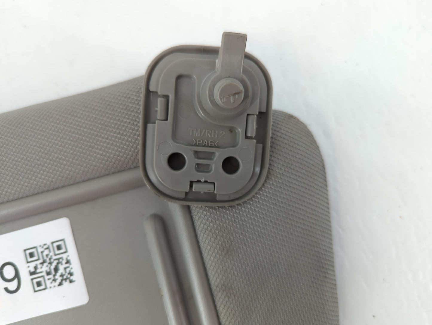 2019-2021 Hyundai Santa Fe Sun Visor Shade Replacement Driver Left Mirror Fits Fits 2019 2020 2021 OEM Used Auto Parts - Oem