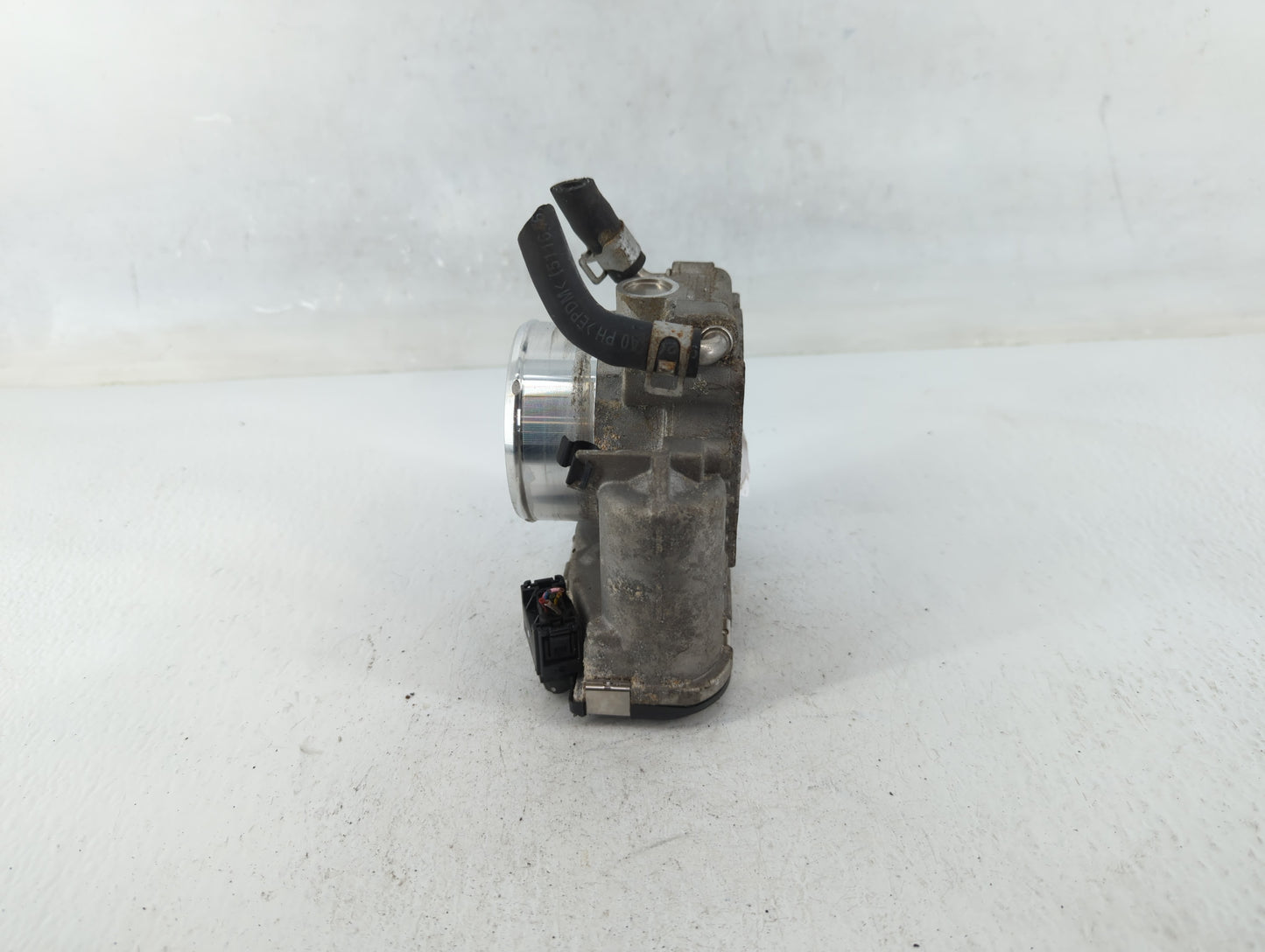 2019-2020 Hyundai Santa Fe Throttle Body P/N:35100-2G600 Fits Fits 2015 2016 2017 2018 2019 2020 2021 OEM Used Auto Parts - 