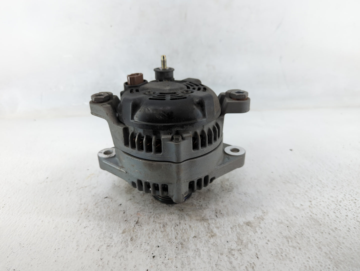 2019-2020 Hyundai Santa Fe Alternator Replacement Generator Charging Assembly Engine OEM P/N:37300-2G061 Fits OEM Used Auto 