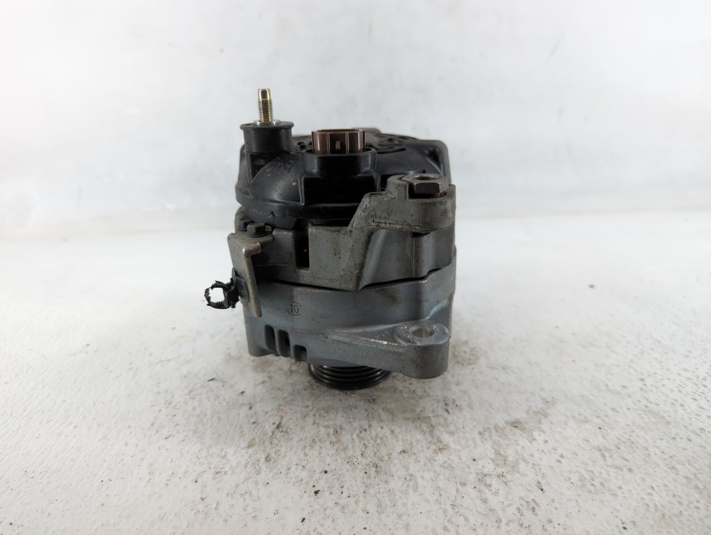 2019-2020 Hyundai Santa Fe Alternator Replacement Generator Charging Assembly Engine OEM P/N:37300-2G061 Fits OEM Used Auto 
