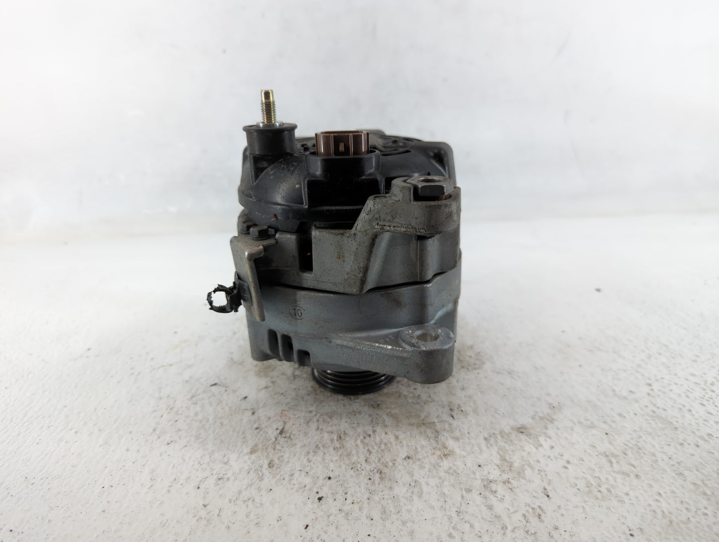 2019-2020 Hyundai Santa Fe Alternator Replacement Generator Charging Assembly Engine OEM P/N:37300-2G061 Fits OEM Used Auto 