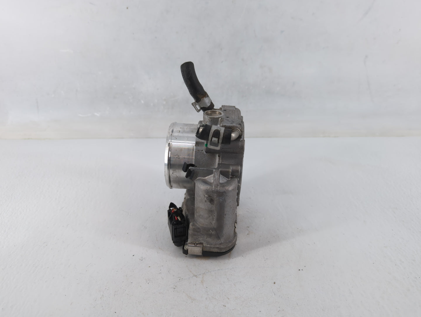 2019-2020 Hyundai Santa Fe Throttle Body P/N:35100-2G600 Fits Fits 2015 2016 2017 2018 2019 2020 2021 OEM Used Auto Parts - 