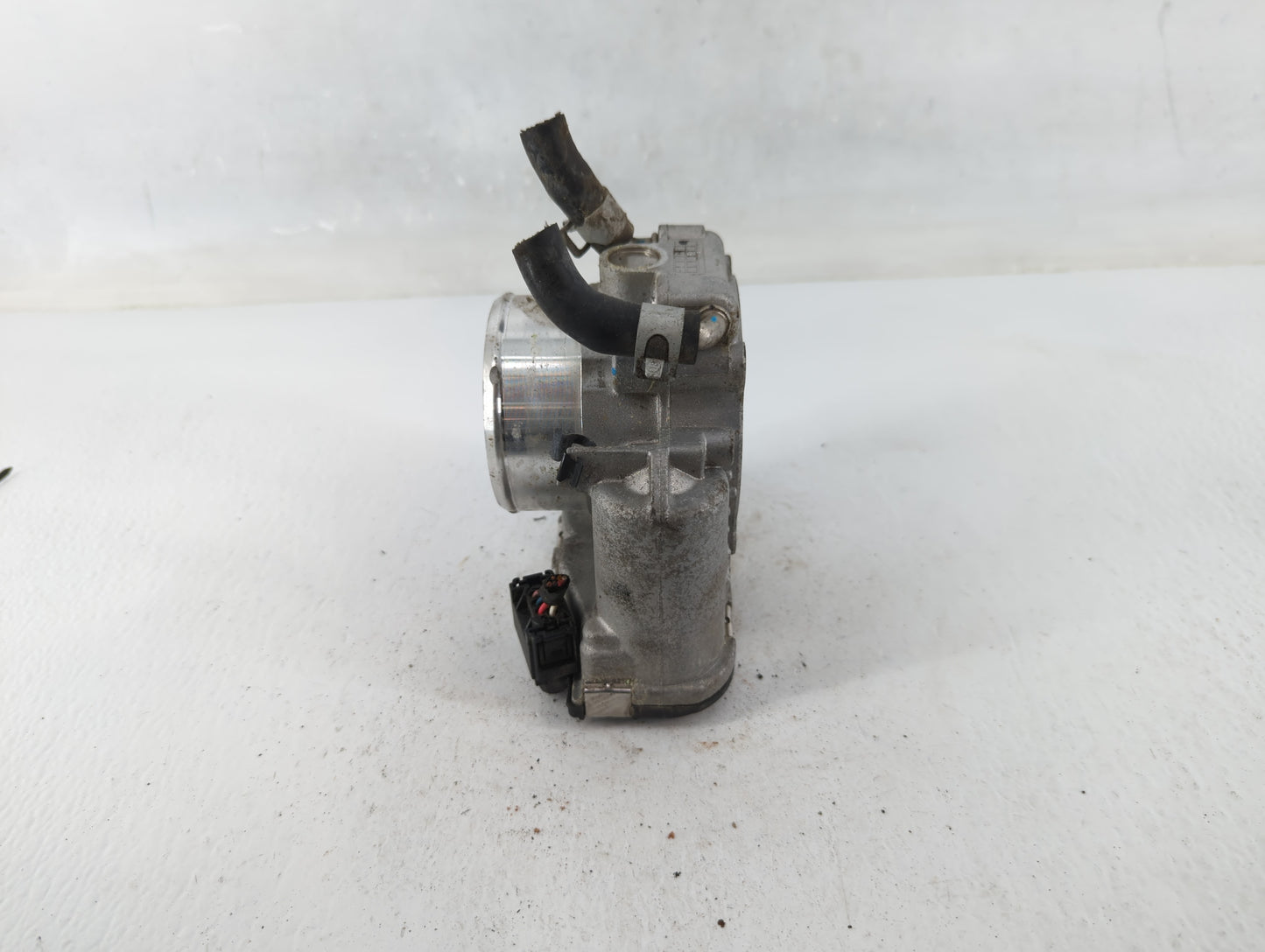 2019-2020 Hyundai Santa Fe Throttle Body P/N:35100-2G600 Fits Fits 2015 2016 2017 2018 2019 2020 2021 OEM Used Auto Parts - 