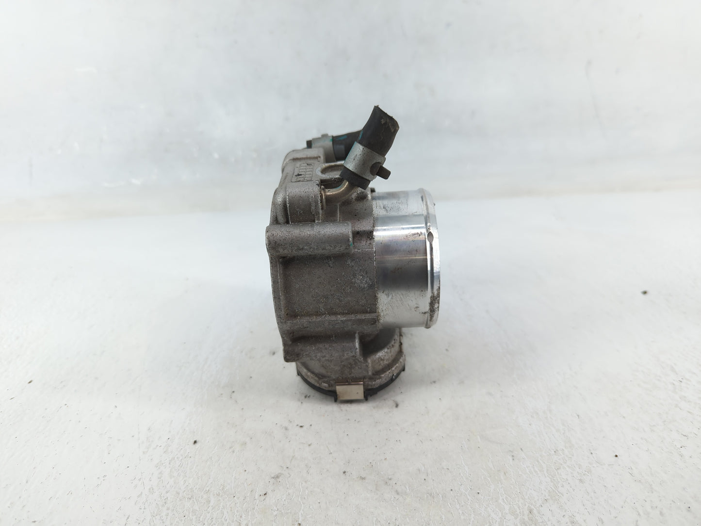 2019-2020 Hyundai Santa Fe Throttle Body P/N:35100-2G600 Fits Fits 2015 2016 2017 2018 2019 2020 2021 OEM Used Auto Parts - 