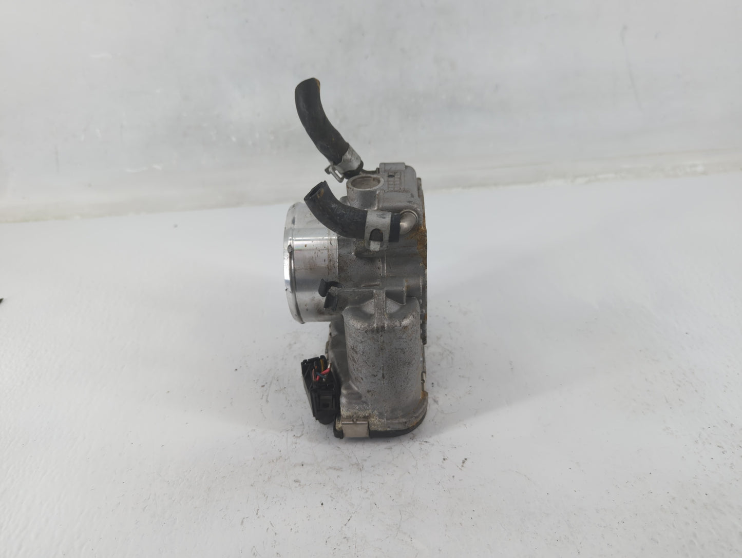 2019-2020 Hyundai Santa Fe Throttle Body P/N:35100-2G600 Fits Fits 2015 2016 2017 2018 2019 2020 2021 OEM Used Auto Parts - 