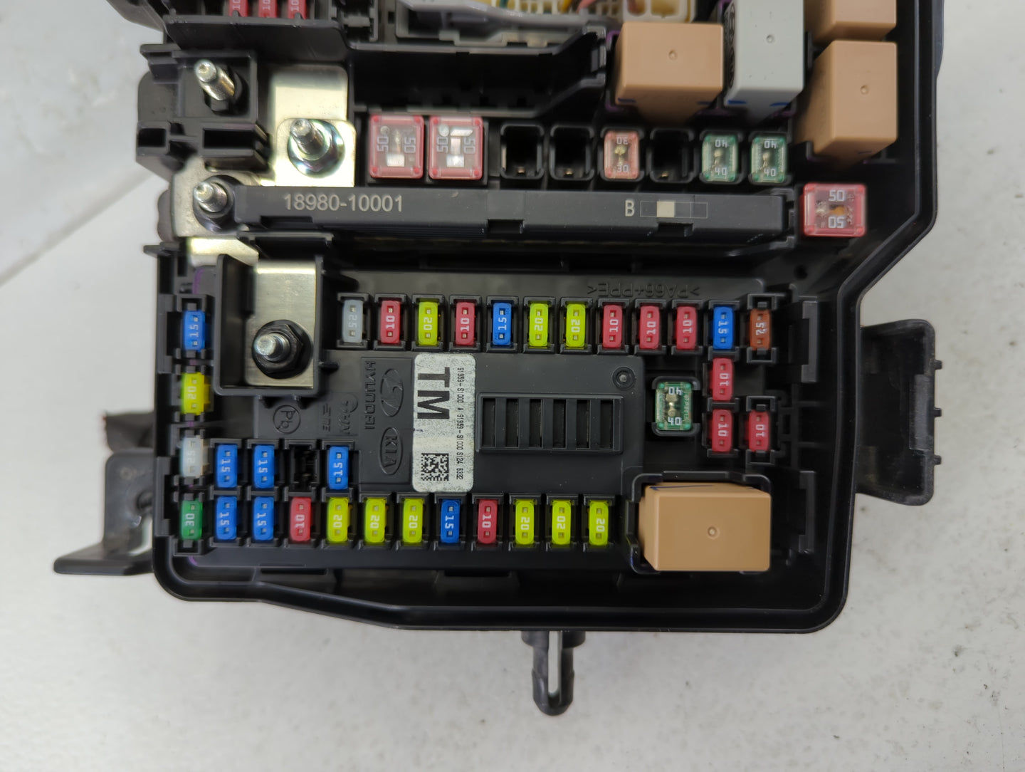 2019-2020 Hyundai Santa Fe Fusebox Fuse Box Panel Relay Module P/N:91956-S2021 91956-S2020 Fits Fits 2019 2020 OEM Used Auto