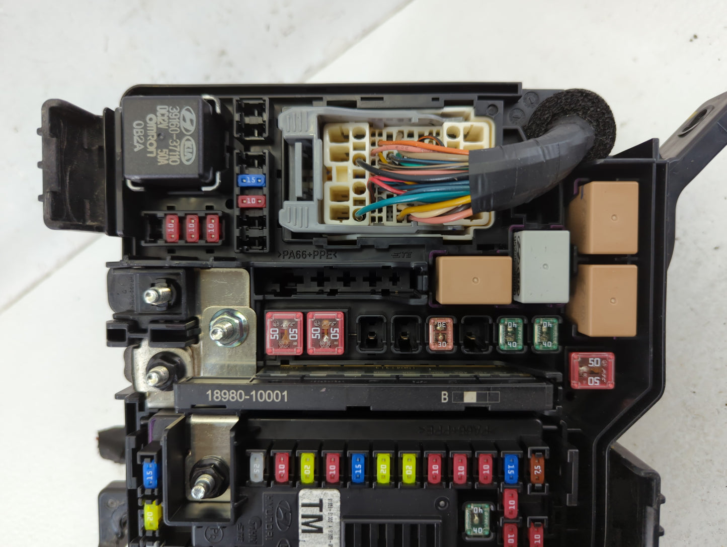 2019-2020 Hyundai Santa Fe Fusebox Fuse Box Panel Relay Module P/N:91956-S2021 91956-S2020 Fits Fits 2019 2020 OEM Used Auto