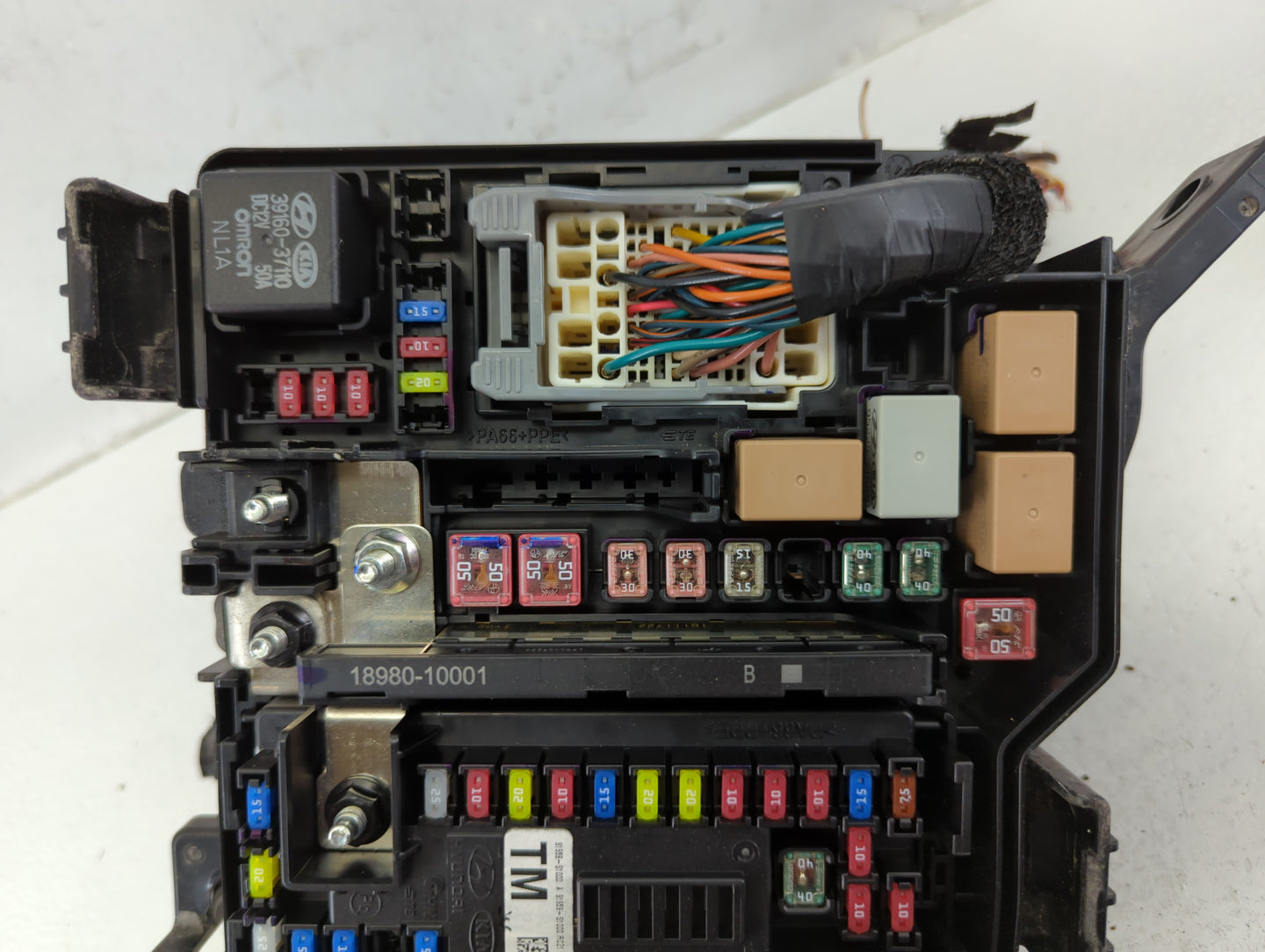 2019-2020 Hyundai Santa Fe Fusebox Fuse Box Panel Relay Module P/N:91956-S2021 Fits Fits 2019 2020 OEM Used Auto Parts - Oem