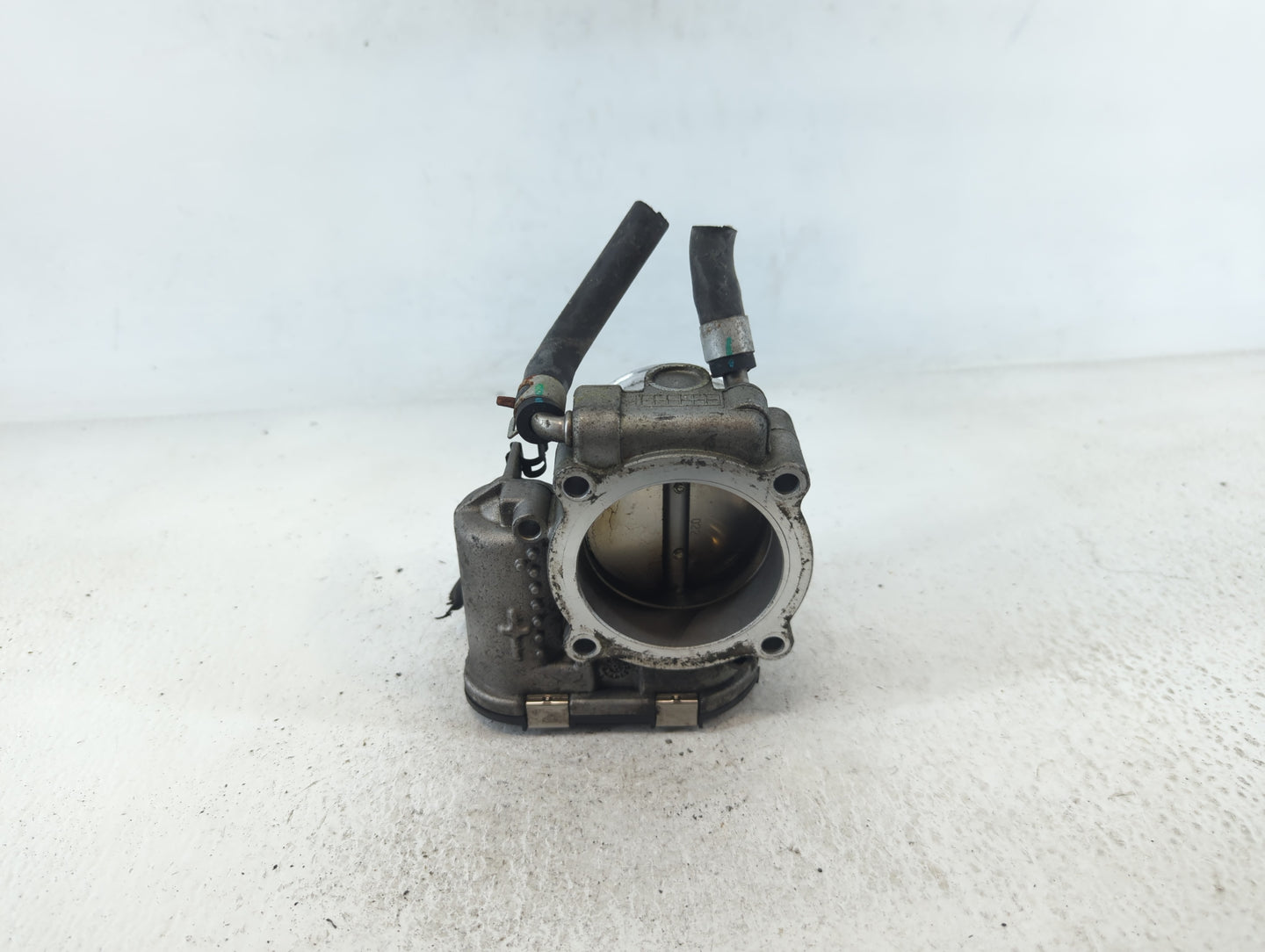 2019-2020 Hyundai Santa Fe Throttle Body P/N:35100-2G600 Fits Fits 2015 2016 2017 2018 2019 2020 2021 OEM Used Auto Parts - 