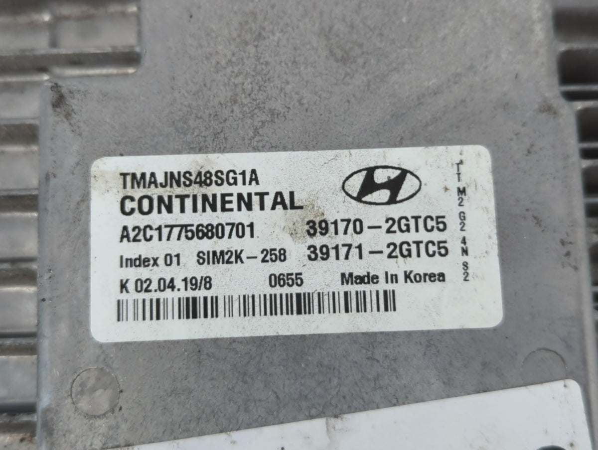 2019 Hyundai Santa Fe PCM Engine Control Computer ECU ECM PCU OEM P/N:39171-2GTC5 39170-2GTC5 OEM Used Auto Parts - Oemuseda