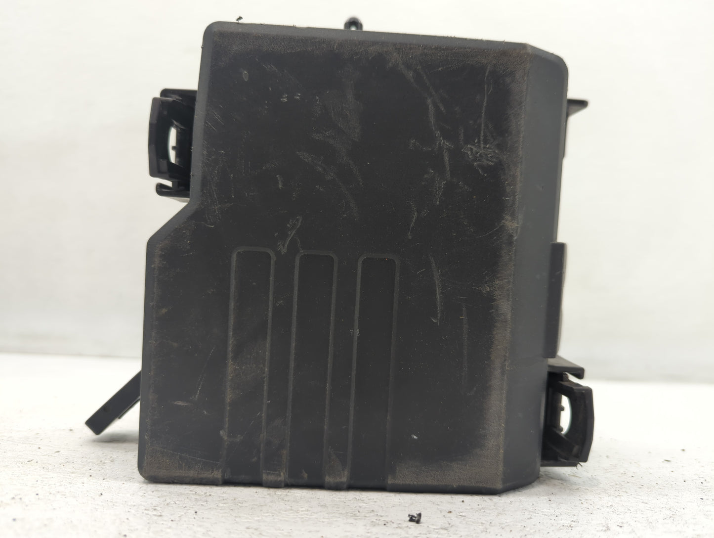 2019-2020 Hyundai Santa Fe Fusebox Fuse Box Panel Relay Module P/N:91956-S2020 Fits Fits 2019 2020 OEM Used Auto Parts - Oem