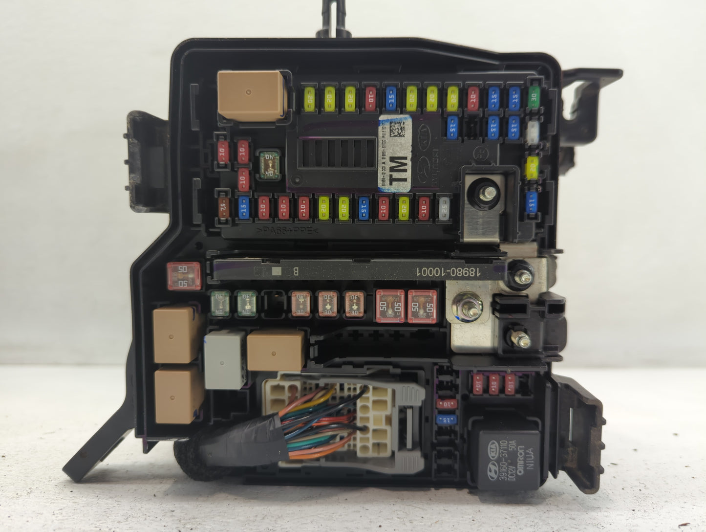 2019-2020 Hyundai Santa Fe Fusebox Fuse Box Panel Relay Module P/N:91956-S2020 Fits Fits 2019 2020 OEM Used Auto Parts - Oem