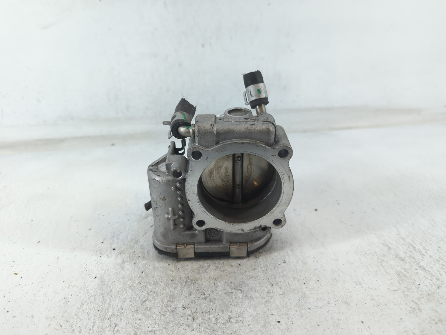 2019-2020 Hyundai Santa Fe Throttle Body P/N:35100-2G600 Fits Fits 2015 2016 2017 2018 2019 2020 2021 OEM Used Auto Parts - 