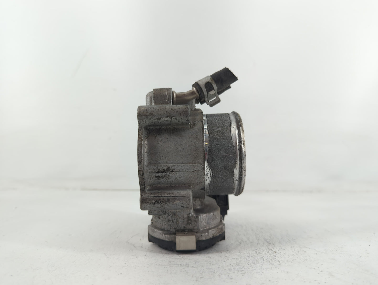 2019-2020 Hyundai Santa Fe Throttle Body P/N:35100-2G610 Fits Fits 2015 2016 2017 2018 2019 2020 2021 OEM Used Auto Parts - 