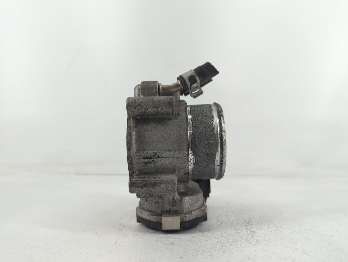2019-2020 Hyundai Santa Fe Throttle Body P/N:35100-2G610 Fits Fits 2015 2016 2017 2018 2019 2020 2021 OEM Used Auto Parts - 