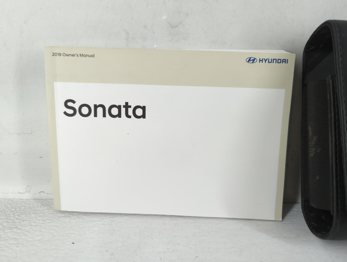 2019 Hyundai Santa Fe Owners Manual Book Guide P/N:KC10-EU8DA OEM Used Auto Parts - Oemusedautoparts1.com