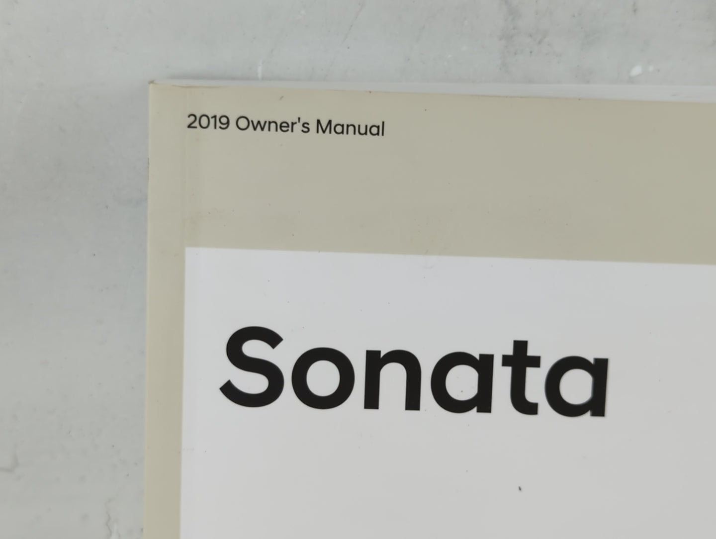 2019 Hyundai Santa Fe Owners Manual Book Guide P/N:KC10-EU8DA OEM Used Auto Parts - Oemusedautoparts1.com
