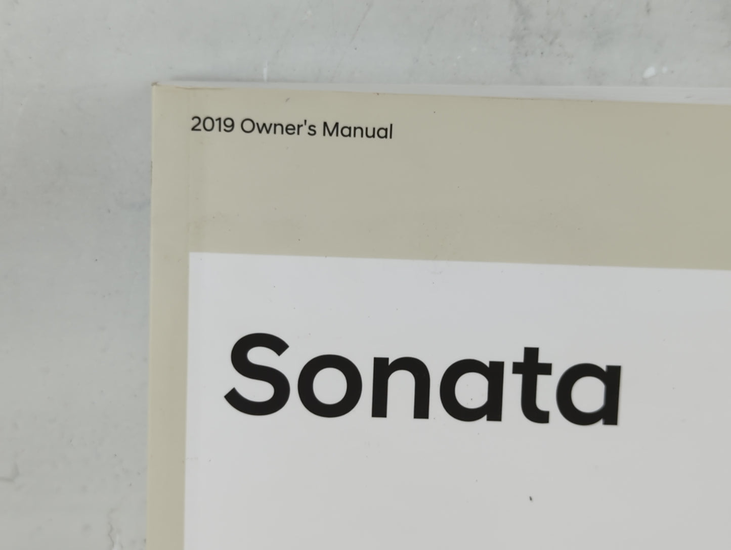 2019 Hyundai Santa Fe Owners Manual Book Guide P/N:KC10-EU8DA OEM Used Auto Parts - Oemusedautoparts1.com