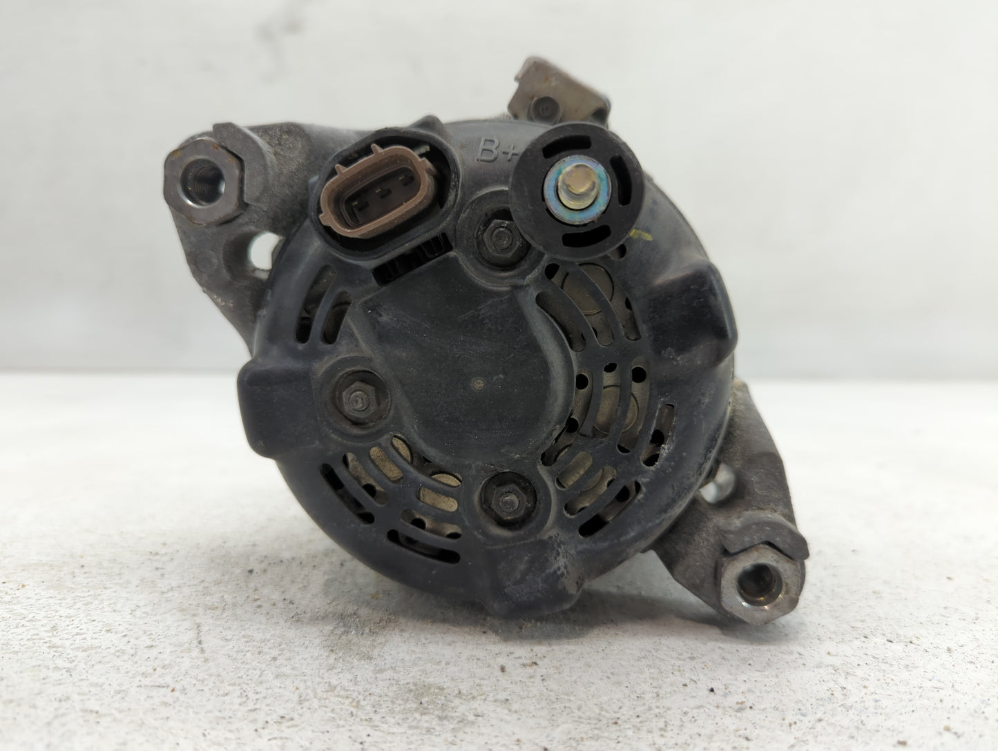 2019-2020 Hyundai Santa Fe Alternator Replacement Generator Charging Assembly Engine OEM P/N:TN104211-8790 Fits OEM Used Aut