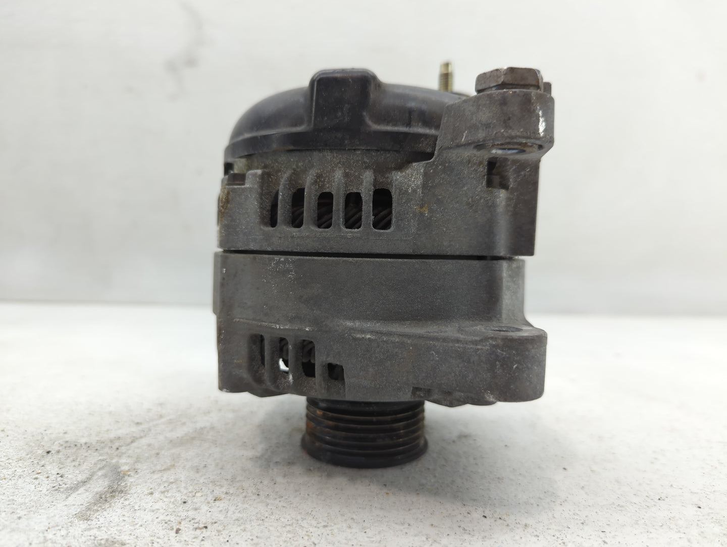 2019-2020 Hyundai Santa Fe Alternator Replacement Generator Charging Assembly Engine OEM P/N:TN104211-8790 Fits OEM Used Aut