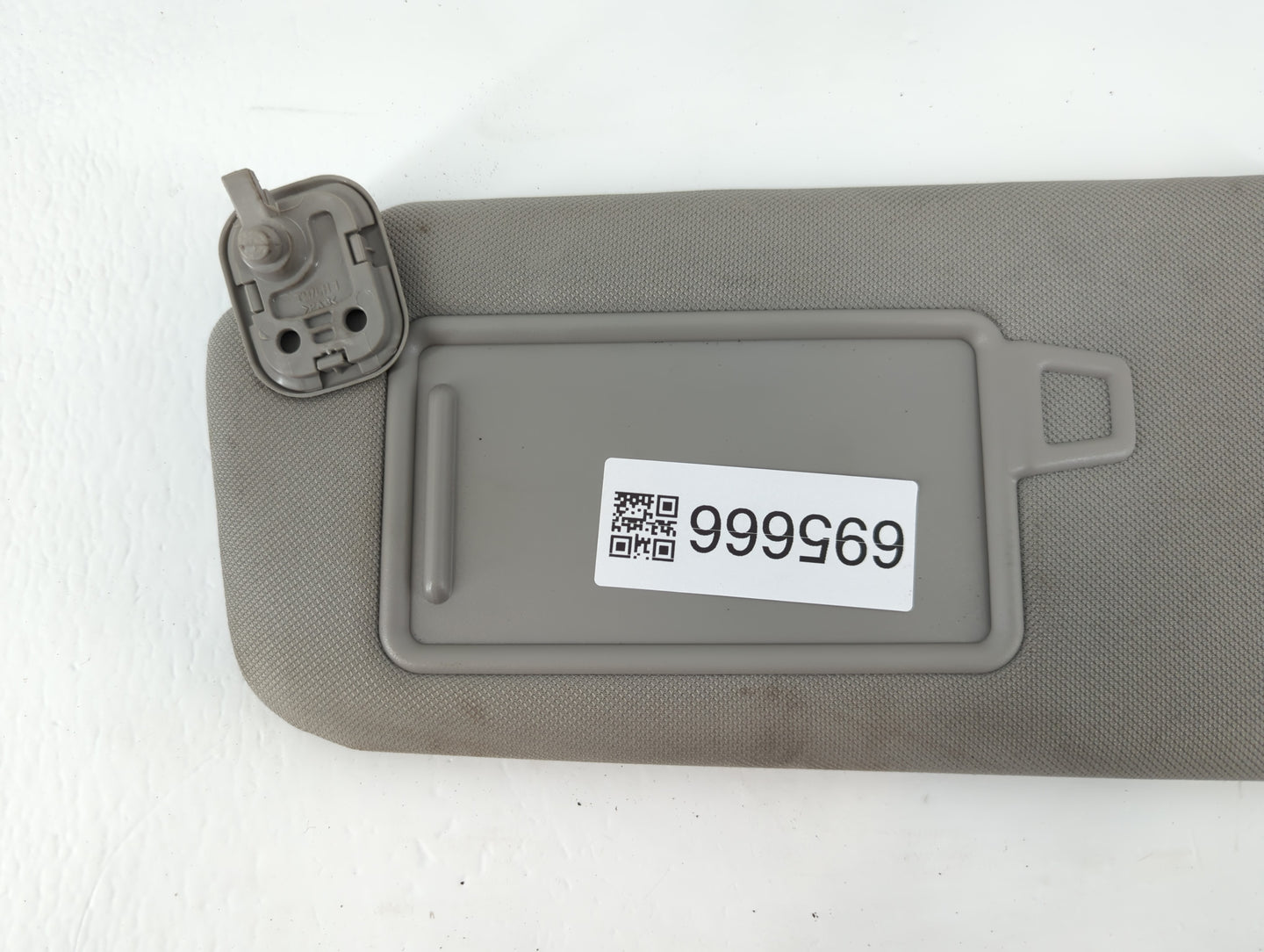 2019-2021 Hyundai Santa Fe Sun Visor Shade Replacement Driver Left Mirror Fits Fits 2019 2020 2021 OEM Used Auto Parts - Oem