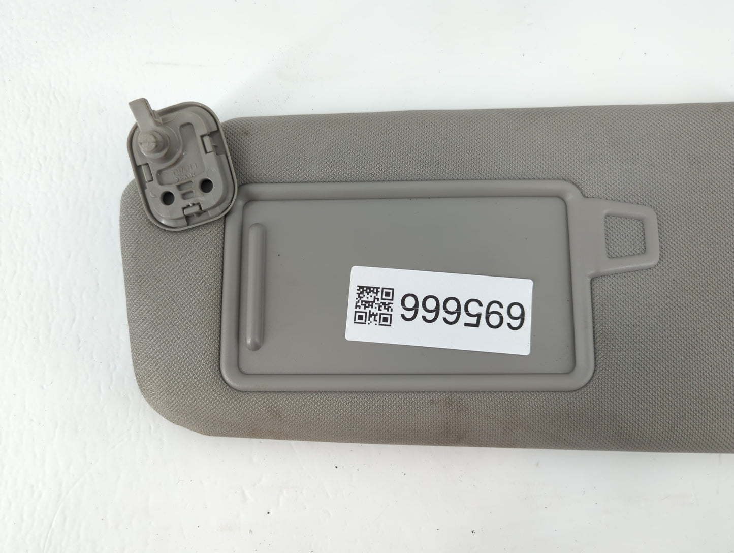 2019-2021 Hyundai Santa Fe Sun Visor Shade Replacement Driver Left Mirror Fits Fits 2019 2020 2021 OEM Used Auto Parts - Oem