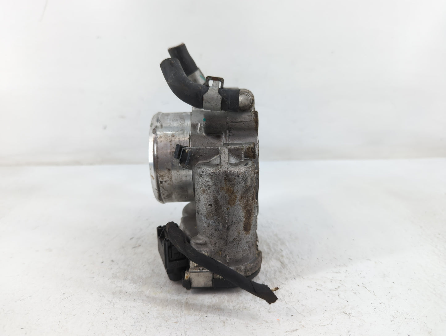 2019-2020 Hyundai Santa Fe Throttle Body P/N:35100-2G600 Fits Fits 2015 2016 2017 2018 2019 2020 2021 OEM Used Auto Parts - 