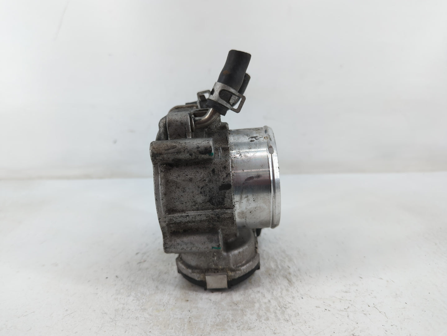 2019-2020 Hyundai Santa Fe Throttle Body P/N:35100-2G600 Fits Fits 2015 2016 2017 2018 2019 2020 2021 OEM Used Auto Parts - 