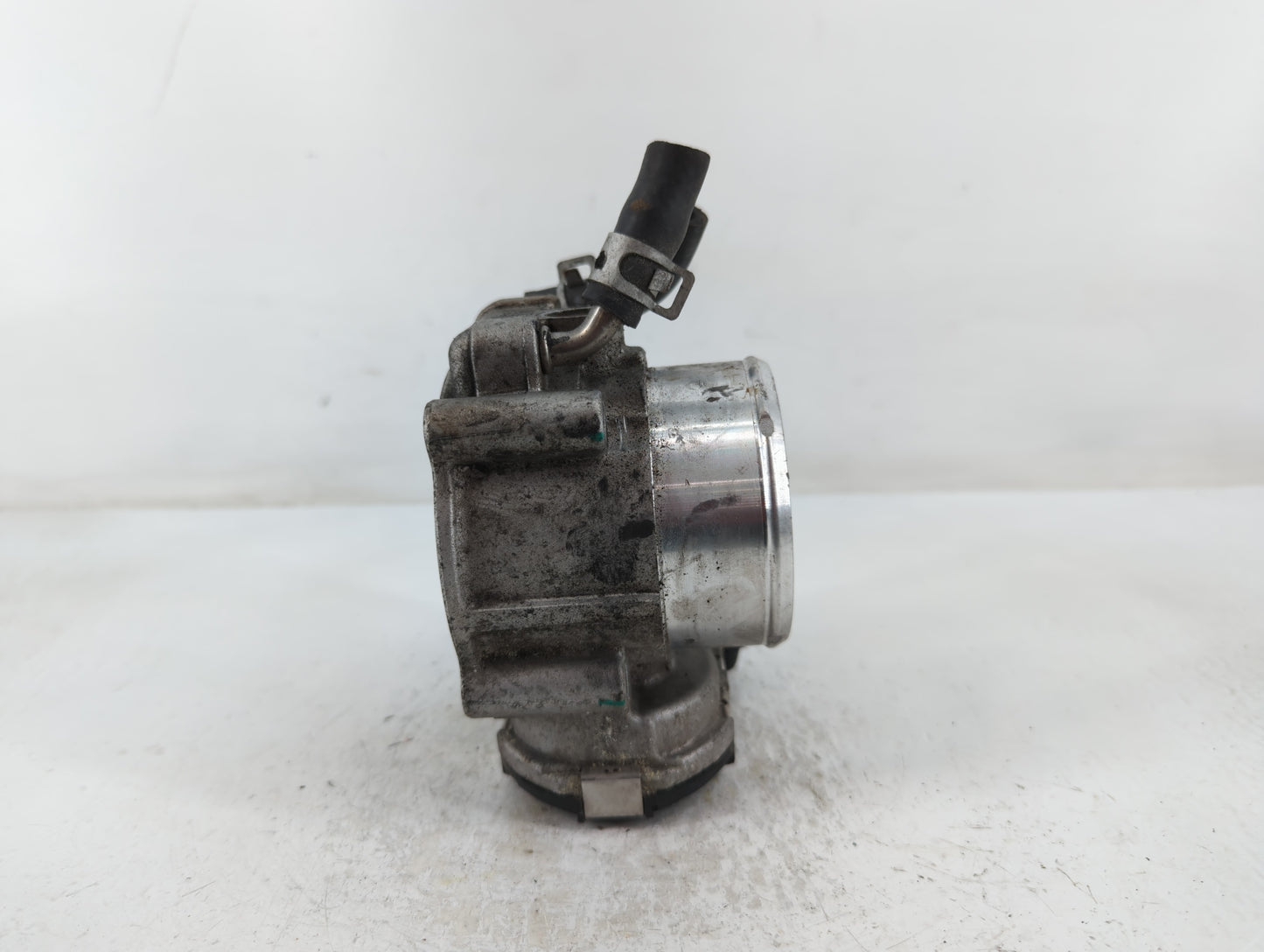 2019-2020 Hyundai Santa Fe Throttle Body P/N:35100-2G600 Fits Fits 2015 2016 2017 2018 2019 2020 2021 OEM Used Auto Parts - 