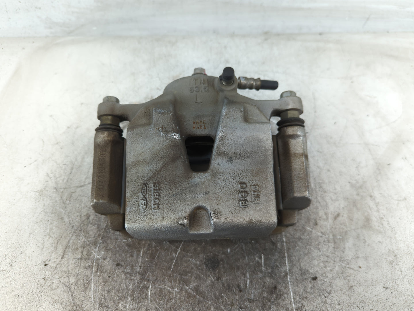 2019-2020 Hyundai Santa Fe Front Driver Left Brake Caliper - Oemusedautoparts1.com