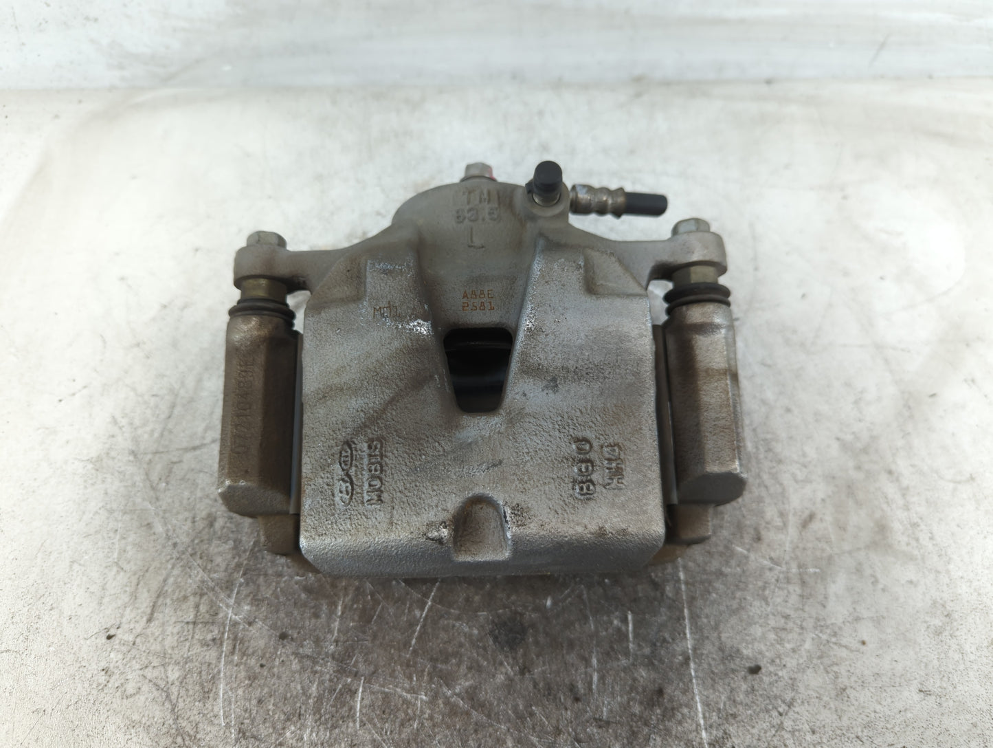 2019-2020 Hyundai Santa Fe Front Driver Left Brake Caliper - Oemusedautoparts1.com