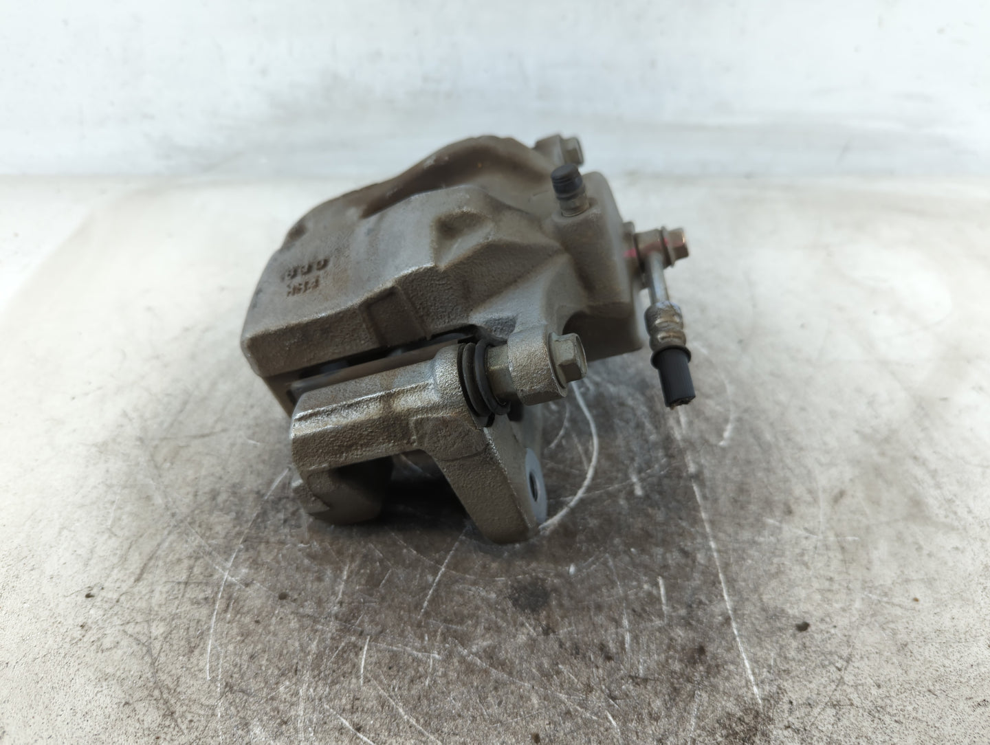 2019-2020 Hyundai Santa Fe Front Driver Left Brake Caliper - Oemusedautoparts1.com