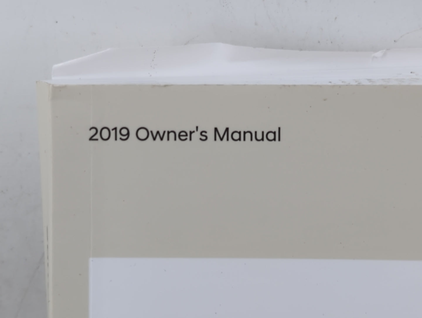 2019 Hyundai Santa Fe Owners Manual Book Guide P/N:KS2U-EU8NF OEM Used Auto Parts - Oemusedautoparts1.com