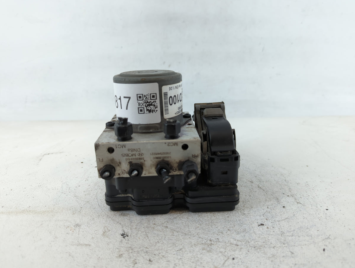 2019-2020 Hyundai Santa Fe Anti-Lock Brake ABS Pump Module Actuator OEM P/N:61589-43200 Fits Fits 2019 2020 OEM Used Auto Pa