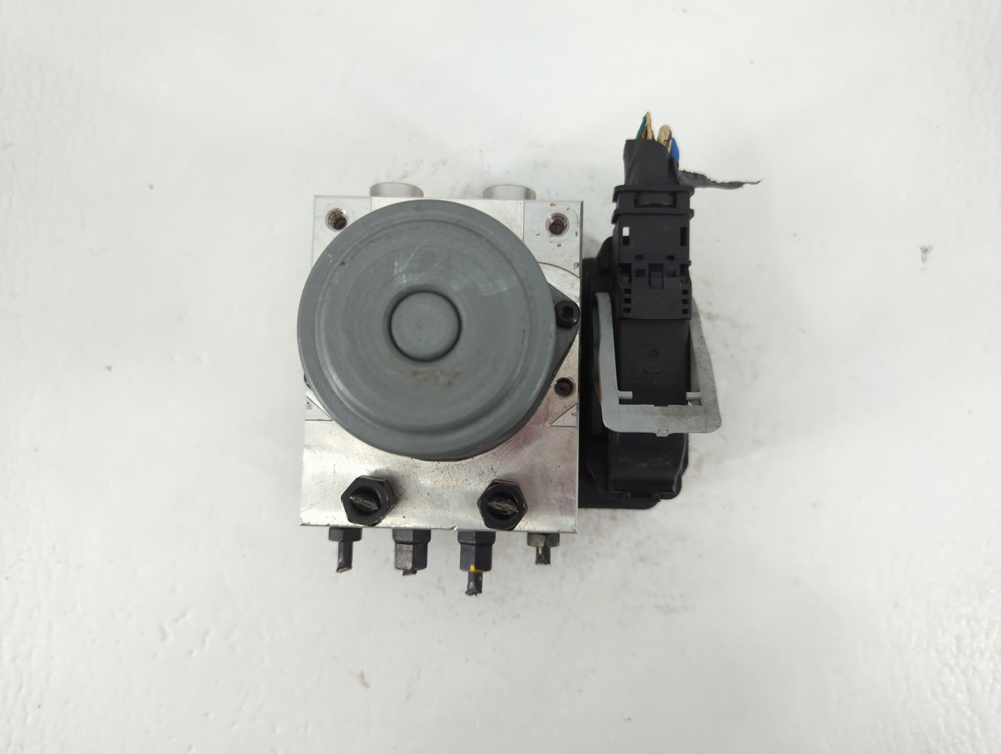 2019-2020 Hyundai Santa Fe ABS Pump Control Module Replacement P/N:58910-S2600 Fits Fits 2019 2020 OEM Used Auto Parts - Oem