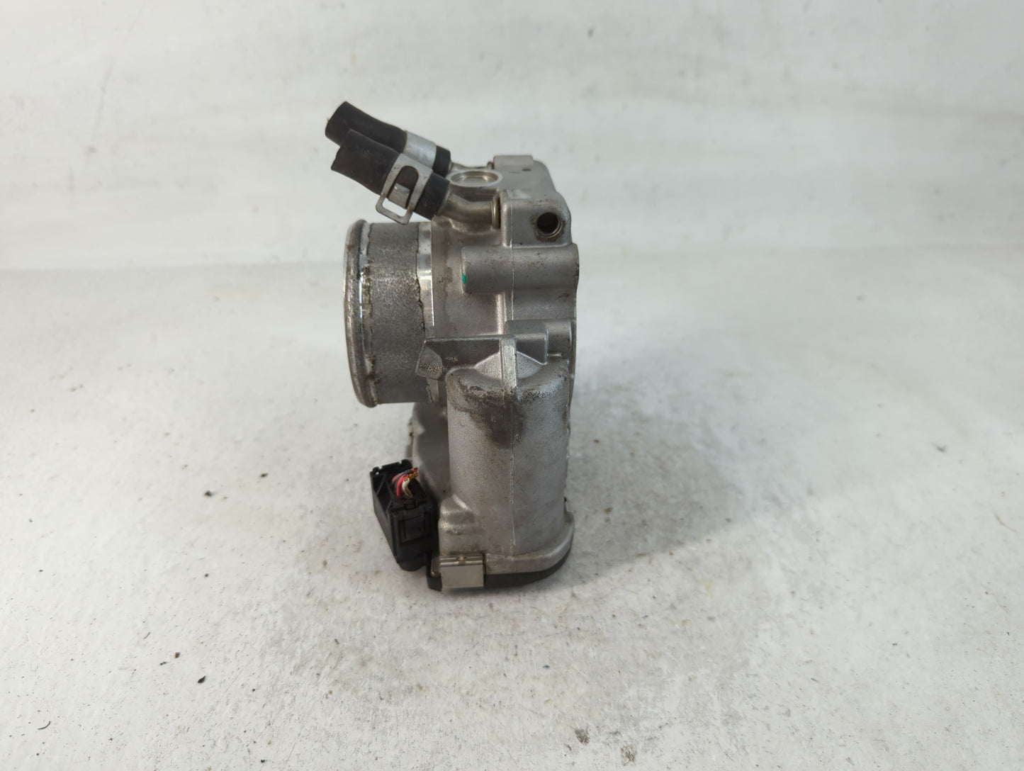 2019-2020 Hyundai Santa Fe Throttle Body P/N:35100-2G610 Fits Fits 2015 2016 2017 2018 2019 2020 2021 OEM Used Auto Parts - 