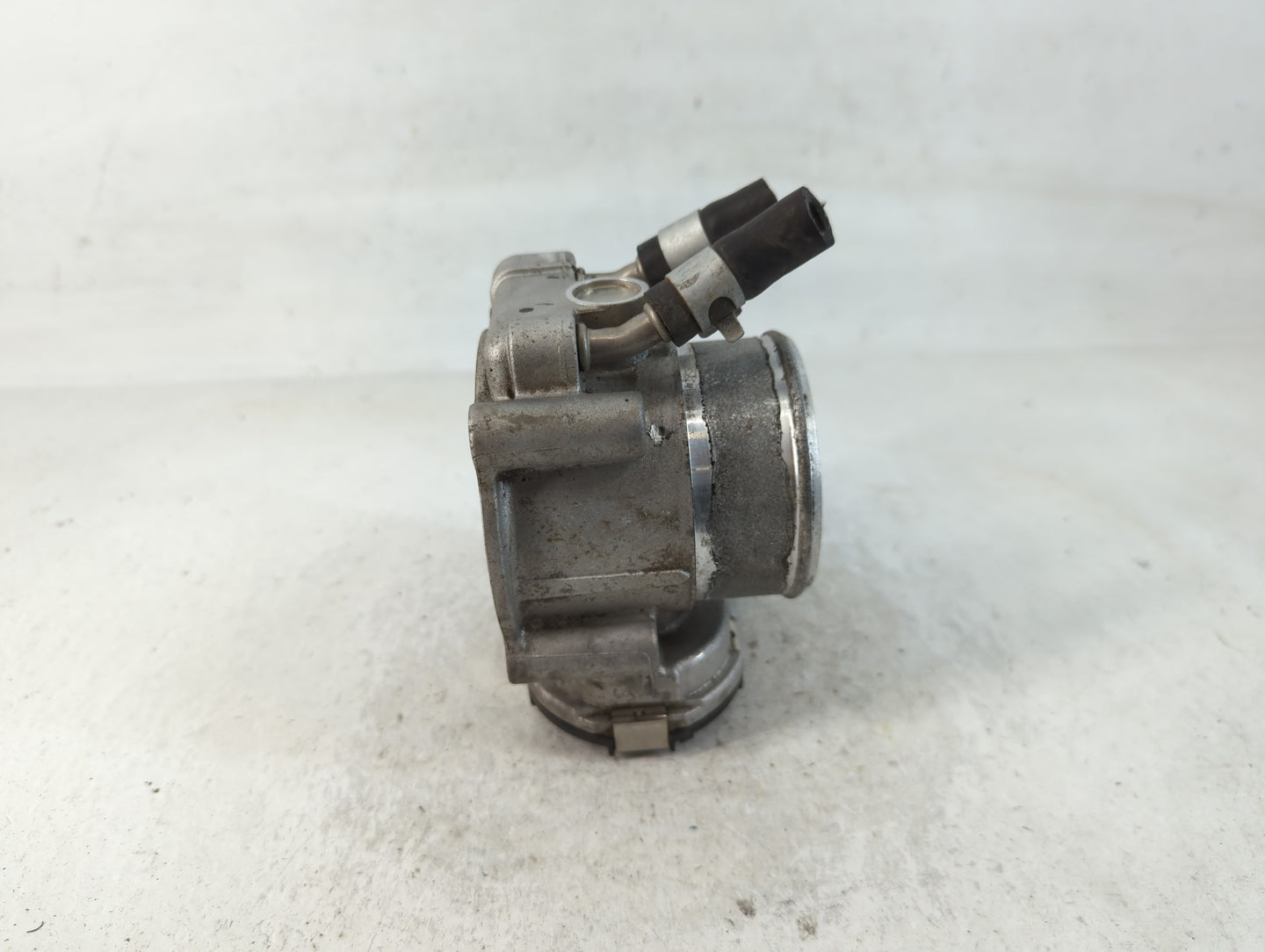 2019-2020 Hyundai Santa Fe Throttle Body P/N:35100-2G610 Fits Fits 2015 2016 2017 2018 2019 2020 2021 OEM Used Auto Parts - 