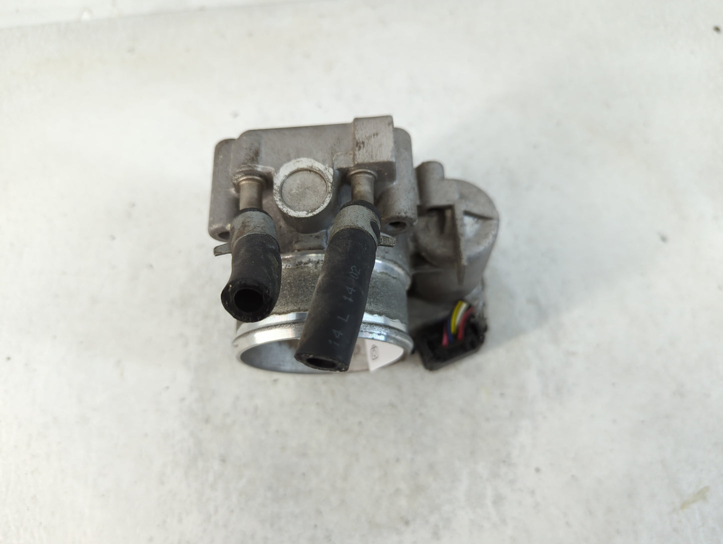 2019-2020 Hyundai Santa Fe Throttle Body P/N:35100-2G610 Fits Fits 2015 2016 2017 2018 2019 2020 2021 OEM Used Auto Parts - 
