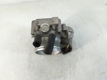 2019-2020 Hyundai Santa Fe Throttle Body P/N:35100-2G610 Fits Fits 2015 2016 2017 2018 2019 2020 2021 OEM Used Auto Parts