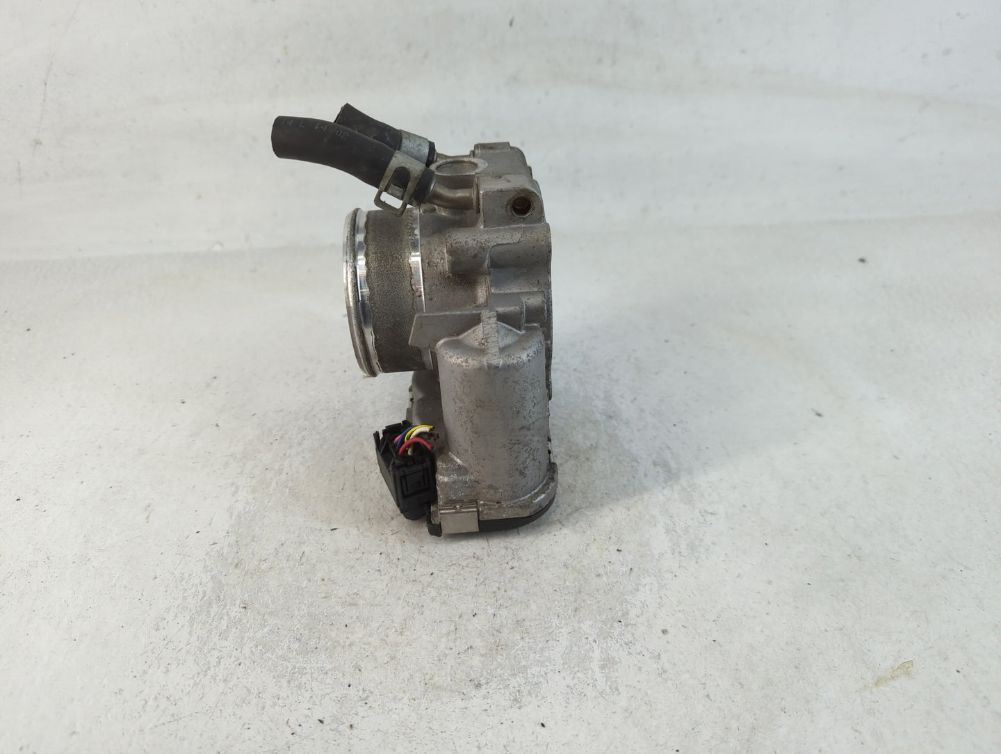 2019-2020 Hyundai Santa Fe Throttle Body P/N:35100-2G610 Fits Fits 2015 2016 2017 2018 2019 2020 2021 OEM Used Auto Parts - 