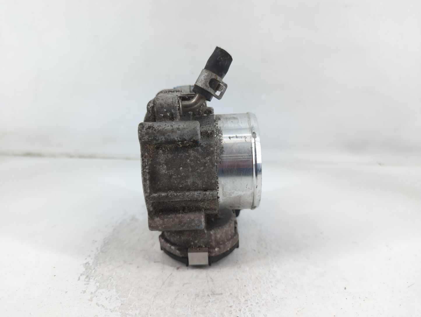 2019-2020 Hyundai Santa Fe Throttle Body P/N:35100-2G600 Fits Fits 2015 2016 2017 2018 2019 2020 2021 OEM Used Auto Parts - 