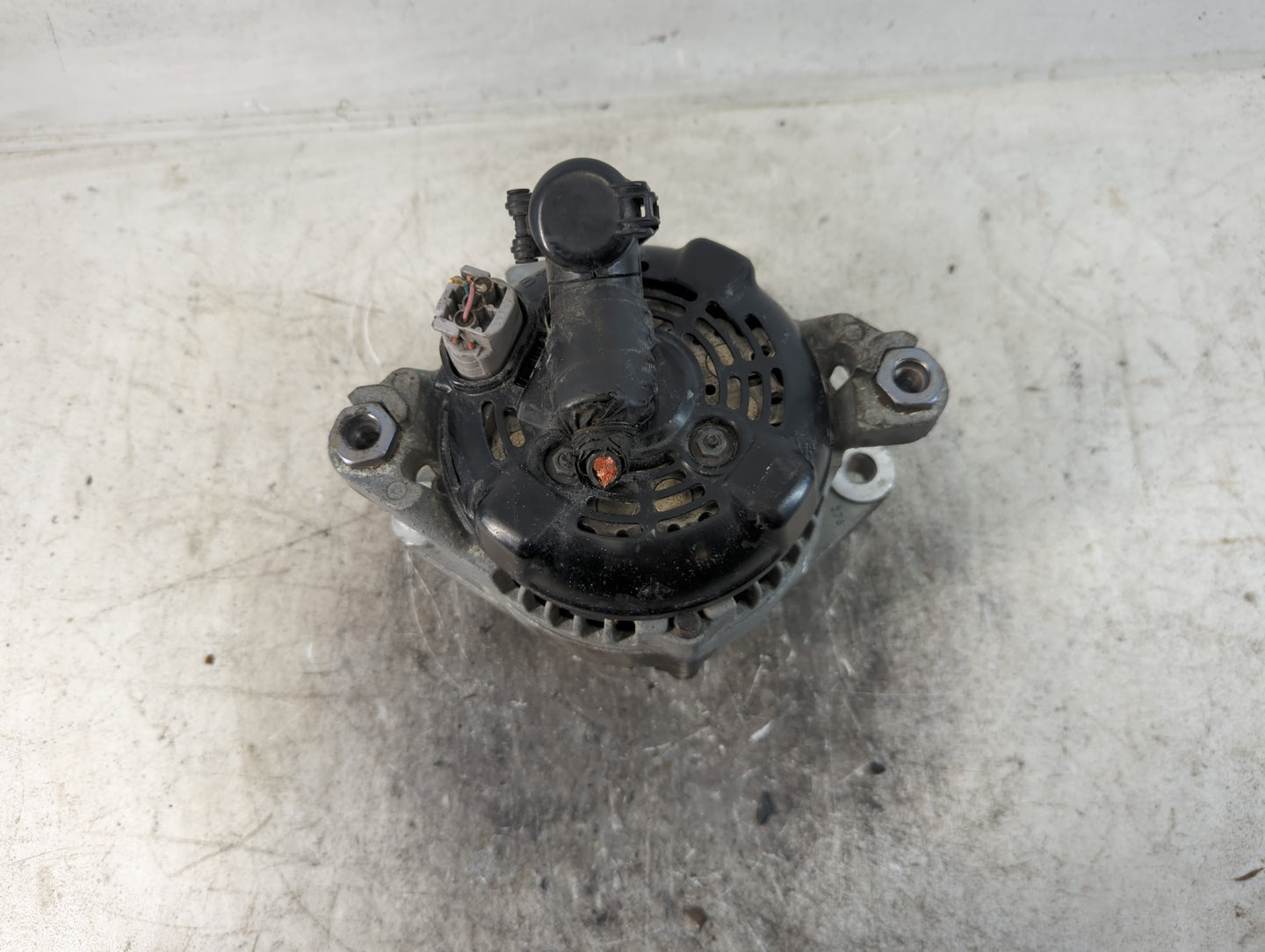 2019-2020 Hyundai Santa Fe Alternator Replacement Generator Charging Assembly Engine OEM P/N:37300-2G061 Fits OEM Used Auto 