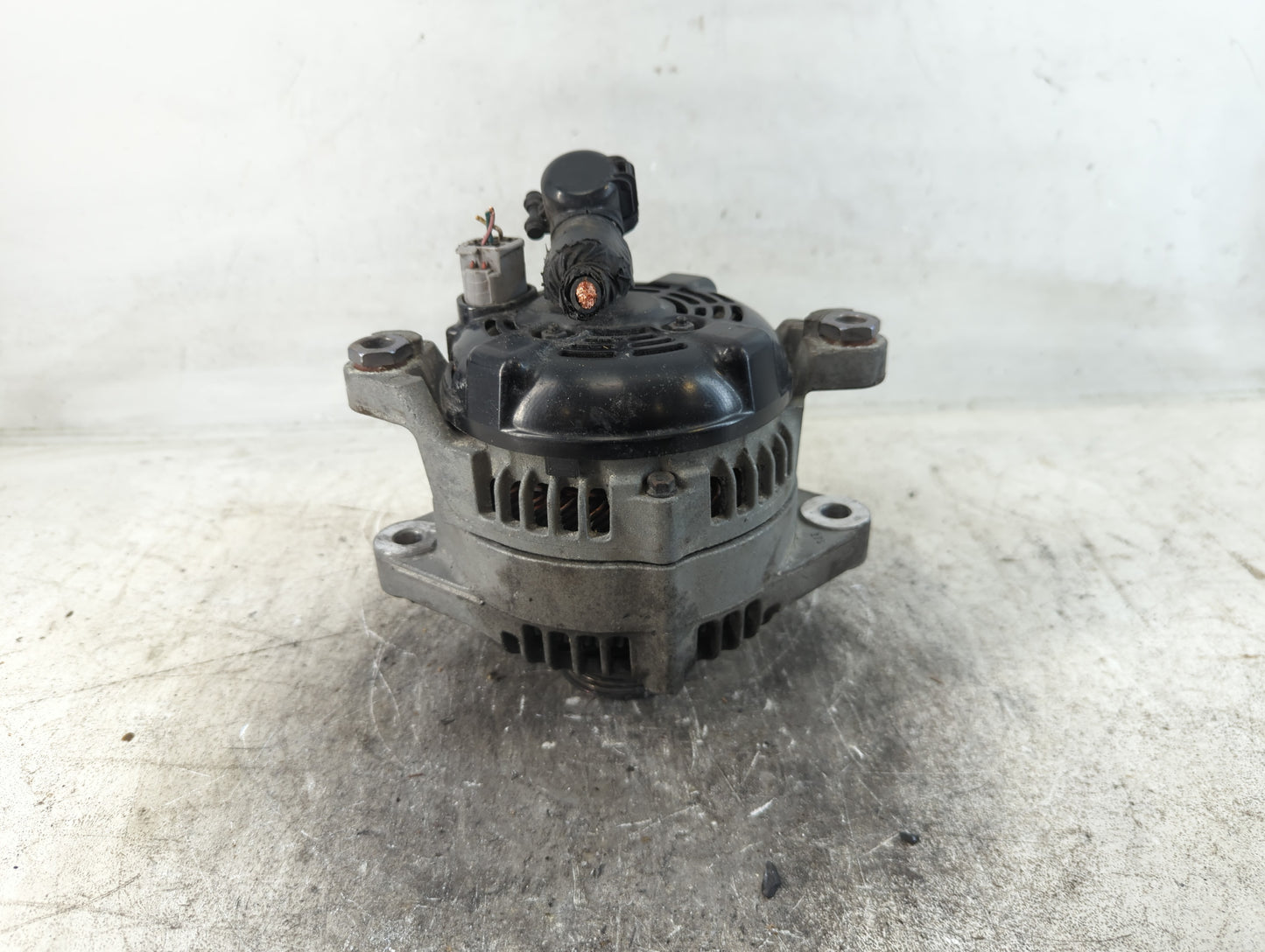 2019-2020 Hyundai Santa Fe Alternator Replacement Generator Charging Assembly Engine OEM P/N:37300-2G061 Fits OEM Used Auto 