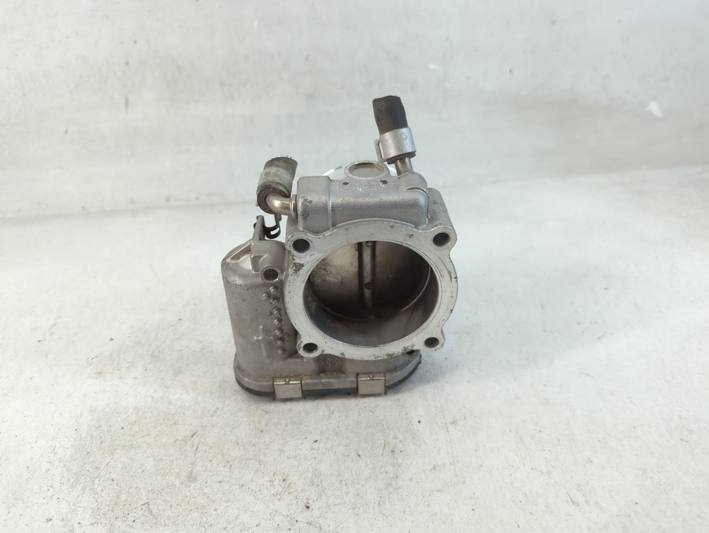 2019-2020 Hyundai Santa Fe Throttle Body P/N:35100-2G600 Fits Fits 2015 2016 2017 2018 2019 2020 2021 OEM Used Auto Parts - 