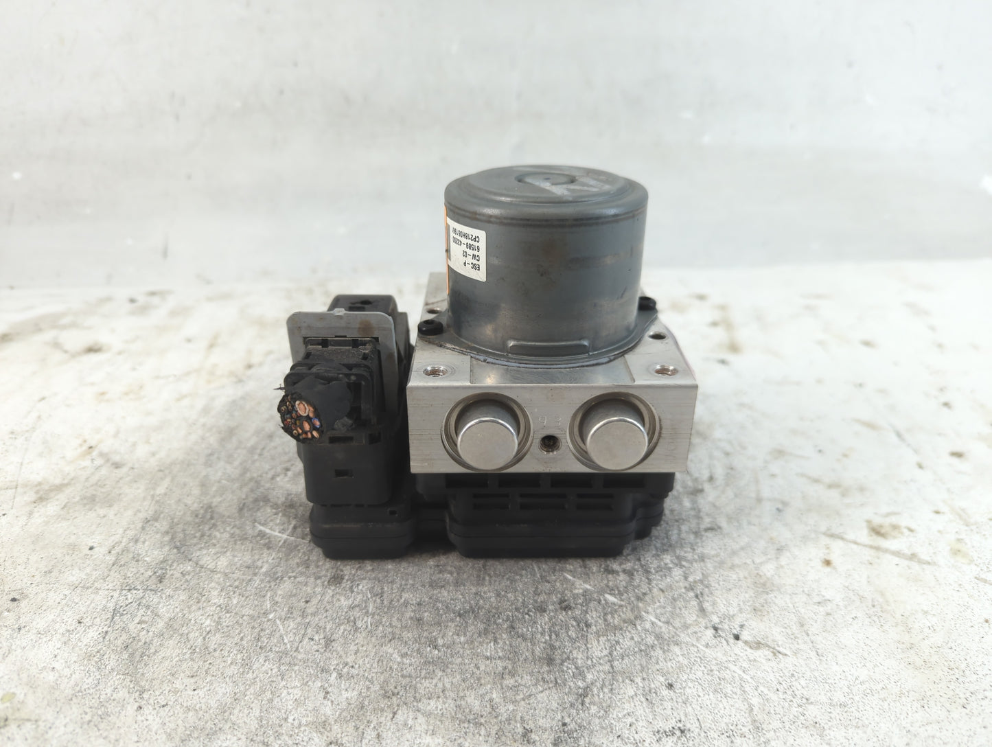 2017-2018 Hyundai Santa Fe ABS Pump Control Module Replacement P/N:61589-43200 Fits Fits 2017 2018 OEM Used Auto Parts - Oem